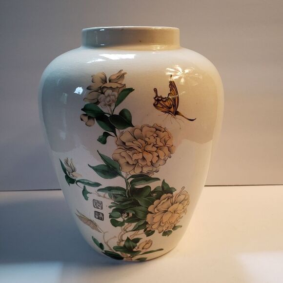 Large Pot w/Flowers & Butterflies - Picture 2 of 11
